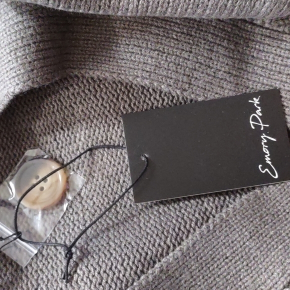 Women's Boho  Cropped Pocket  Button up Cardigan Sweater - Picture 8 of 12